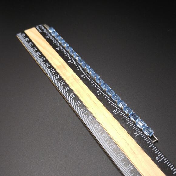 Vintage Monet Light Blue Lucite Rhinestone Bracelet, Rhodium Plated - Picture 8 of 10